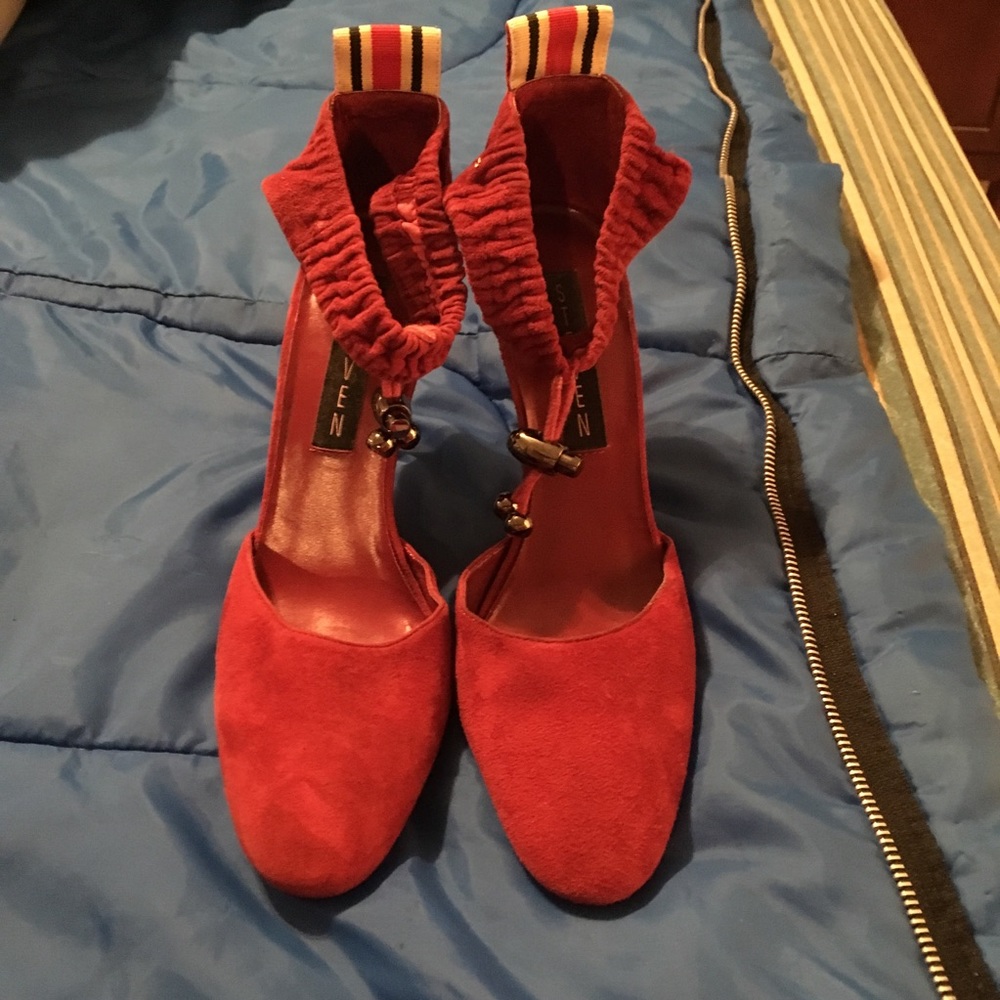 Dark red Swede shoes by Steven